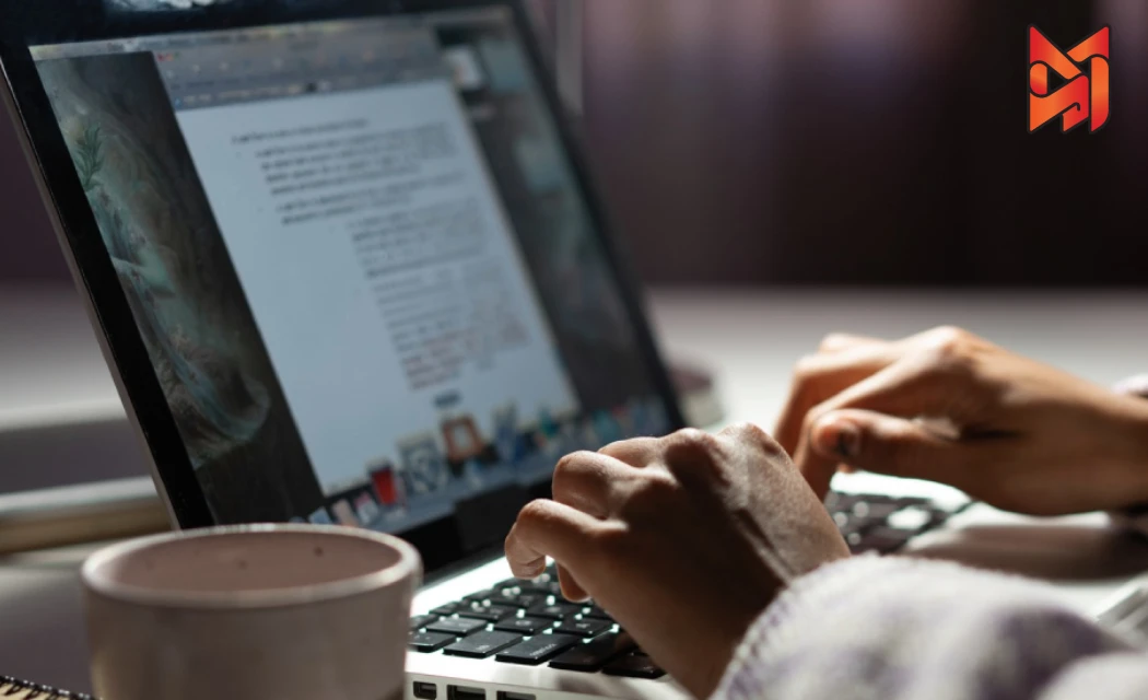 A content marketer writing a unique article by hand without using any content writing tools.